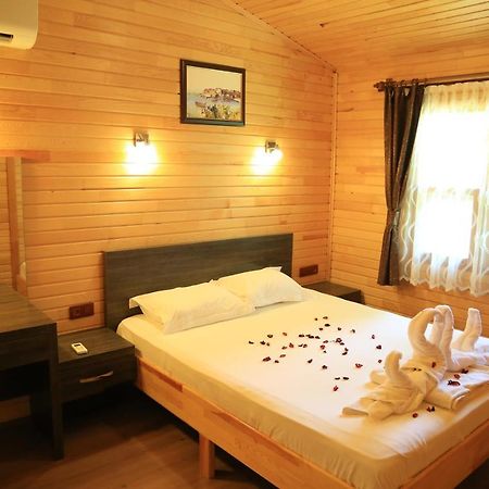 Çıralı Tunays Pansiyon Bed & Breakfast エクステリア 写真
