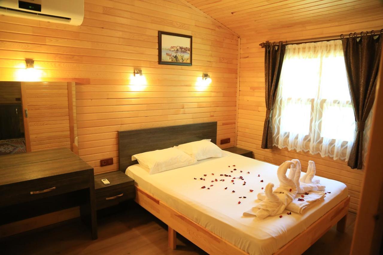 Çıralı Tunays Pansiyon Bed & Breakfast エクステリア 写真