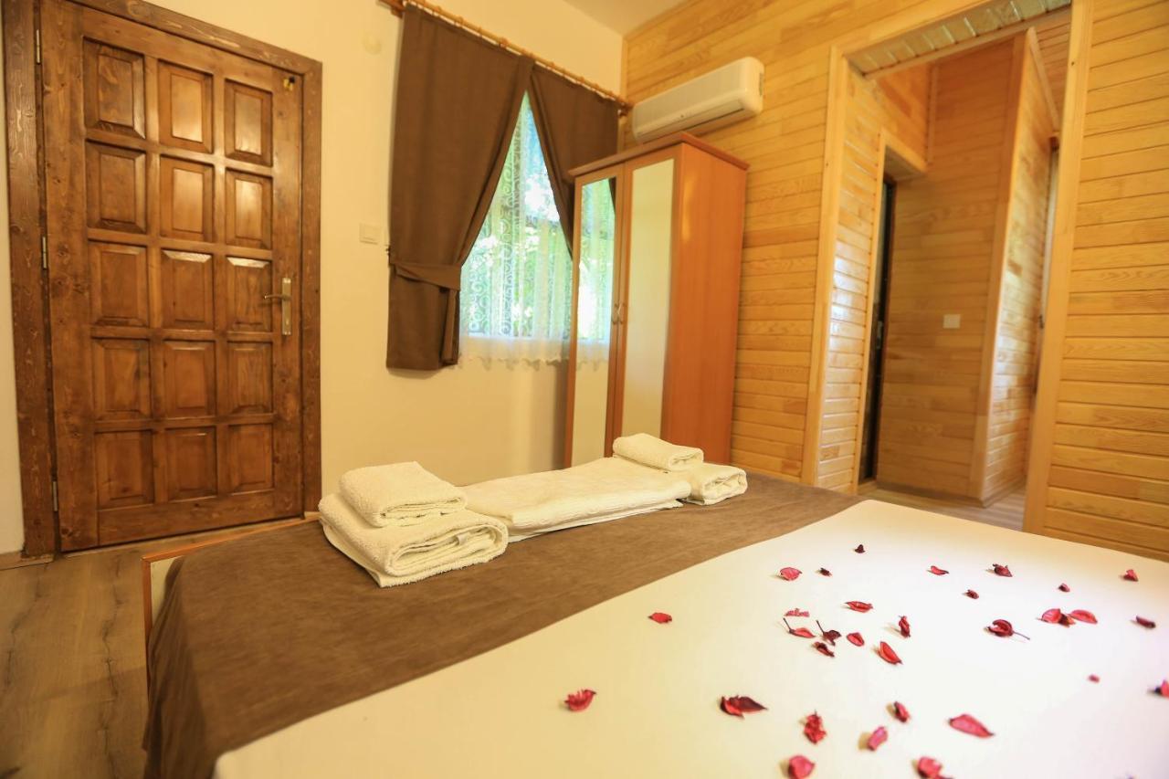 Çıralı Tunays Pansiyon Bed & Breakfast エクステリア 写真